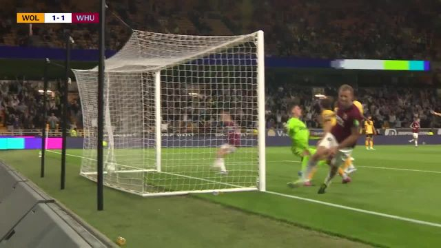 FIVE GOAL THRILLER! | Wolves vs West Ham | Carabao Cup highlights 2025-26