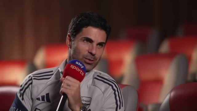 ''Without opening his mouth, Martin is a role model'' | One on One with Mikel Arteta